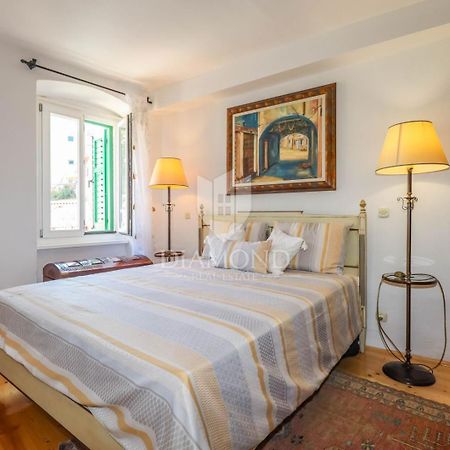 Villa Augusta Ferri روفينج المظهر الخارجي الصورة