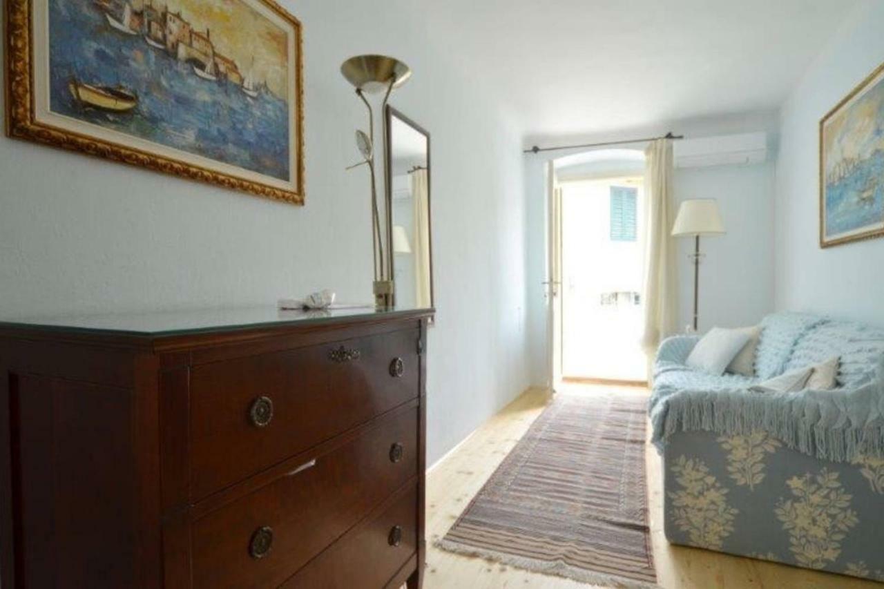 Villa Augusta Ferri روفينج المظهر الخارجي الصورة